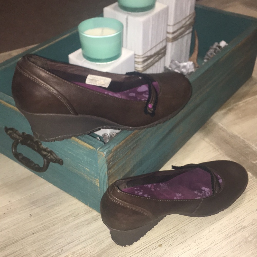 Merrell’s Petunia Expresso Performance Footwear